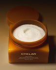 vanilla verve body scrub on skin